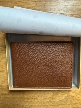 New Men’s Brown Leather Bifold Wallet
